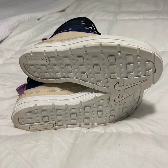 Nike ACG Beige and Navy Boots with Purple Accents - Picture 4 of 6